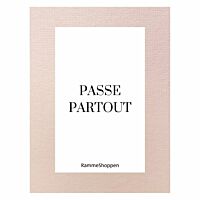 CREMEFARVET PASSEPARTOUT